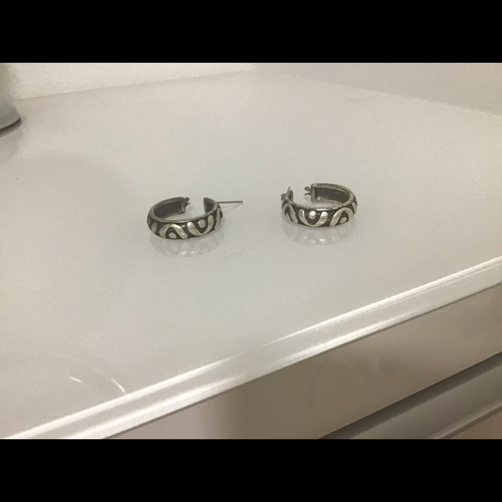 Jewelry - Picture 5 of 6